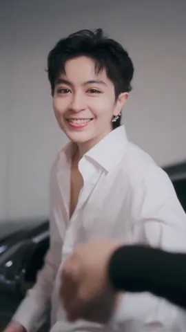 Xem Hình Ảnh Gil Lê Dành Cho Fan: Hành Trình Chuyển Đổi Từ Vẻ Đẹp Nữ Tính Sang Phong Cách Nam Tính Unisex Xem Hình Ảnh Gil Lê Dành Cho Fan: Hành Trình Chuyển Đổi Từ Vẻ Đẹp Nữ Tính Sang Phong Cách Nam Tính Unisex