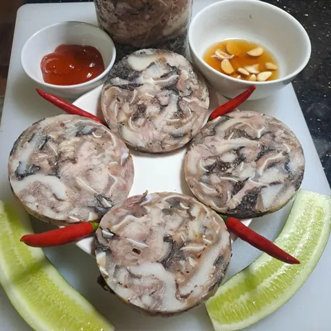 Tổng Hợp Hình Ảnh Giò Tai Và Công Thức Làm Giòn Sật Từ Tai Heo Cho Người Nội Trợ