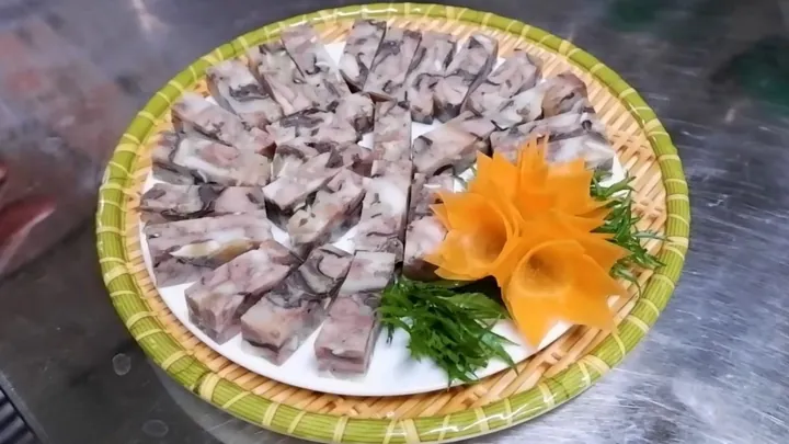 Tổng Hợp Hình Ảnh Giò Tai Và Công Thức Làm Giòn Sật Từ Tai Heo Cho Người Nội Trợ