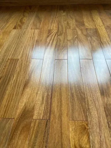 Nhận Diện Hình Ảnh Gỗ Lim Qua Đặc Điểm Vân Gỗ, Màu Sắc Và Các Loại Phổ Biến Cho Gia Chủ Nhận Diện Hình Ảnh Gỗ Lim Qua Đặc Điểm Vân Gỗ, Màu Sắc Và Các Loại Phổ Biến Cho Gia Chủ