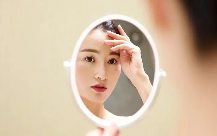 Hướng Dẫn Chụp Hình Ảnh Gương Đẹp Cho Nam Và Nữ Với Các Kiểu Tạo Dáng Hướng Dẫn Chụp Hình Ảnh Gương Đẹp Cho Nam Và Nữ Với Các Kiểu Tạo Dáng