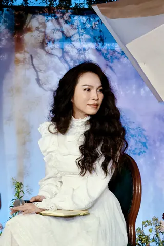 Chiêm Ngưỡng Hình Ảnh Ấn Tượng Và Nhan Sắc "lão Hóa Ngược" Tuổi 45 Của Ca Sĩ Hiền Thục Dành Cho Khán Giả Yêu Nhạc