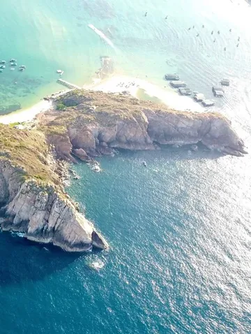 Chiêm Ngưỡng Hình Ảnh Hòn Khô Quy Nhơn: Vẻ Đẹp Hoang Sơ Của Đảo Đá Dành Cho Du Khách Chiêm Ngưỡng Hình Ảnh Hòn Khô Quy Nhơn: Vẻ Đẹp Hoang Sơ Của Đảo Đá Dành Cho Du Khách