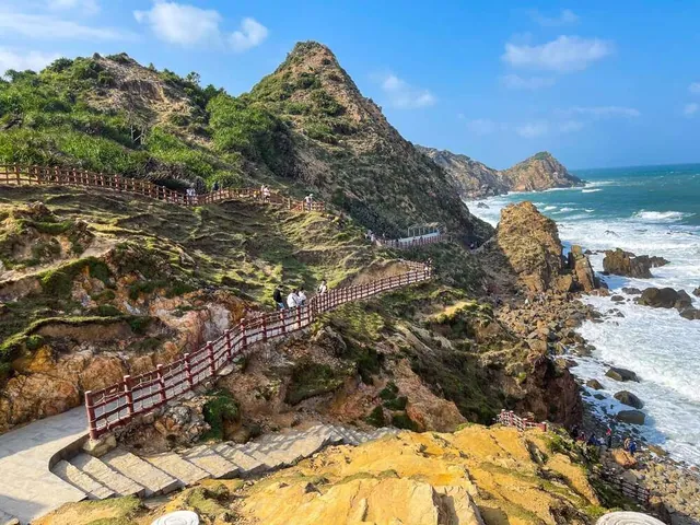 Chiêm Ngưỡng Hình Ảnh Hòn Khô Quy Nhơn: Vẻ Đẹp Hoang Sơ Của Đảo Đá Dành Cho Du Khách Chiêm Ngưỡng Hình Ảnh Hòn Khô Quy Nhơn: Vẻ Đẹp Hoang Sơ Của Đảo Đá Dành Cho Du Khách