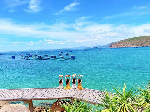 Chiêm Ngưỡng Hình Ảnh Hòn Khô Quy Nhơn: Vẻ Đẹp Hoang Sơ Của Đảo Đá Dành Cho Du Khách Chiêm Ngưỡng Hình Ảnh Hòn Khô Quy Nhơn: Vẻ Đẹp Hoang Sơ Của Đảo Đá Dành Cho Du Khách
