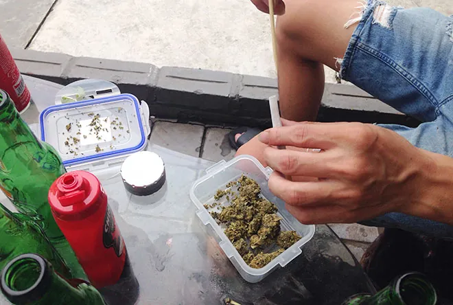 Khám Phá Hình Ảnh Hút Cỏ Mỹ (cần Sa Tổng Hợp) Và Hiểm Họa Dành Cho Giới Trẻ