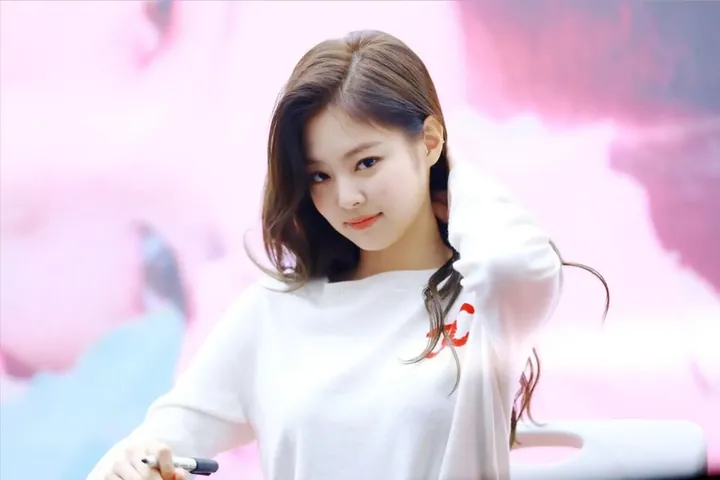 Khám Phá Bộ Sưu Tập Hình Ảnh Jennie Cute Của Jennie Blackpink Dành Cho Fan K-pop: Từ Ảnh Selfie Đến Hình Nền Aesthetic Khám Phá Bộ Sưu Tập Hình Ảnh Jennie Cute Của Jennie Blackpink Dành Cho Fan K-pop: Từ Ảnh Selfie Đến Hình Nền Aesthetic