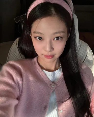 Khám Phá Bộ Sưu Tập Hình Ảnh Jennie Cute Của Jennie Blackpink Dành Cho Fan K-pop: Từ Ảnh Selfie Đến Hình Nền Aesthetic Khám Phá Bộ Sưu Tập Hình Ảnh Jennie Cute Của Jennie Blackpink Dành Cho Fan K-pop: Từ Ảnh Selfie Đến Hình Nền Aesthetic