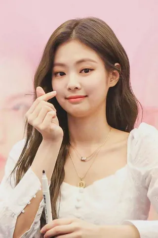 Khám Phá Bộ Sưu Tập Hình Ảnh Jennie Cute Của Jennie Blackpink Dành Cho Fan K-pop: Từ Ảnh Selfie Đến Hình Nền Aesthetic Khám Phá Bộ Sưu Tập Hình Ảnh Jennie Cute Của Jennie Blackpink Dành Cho Fan K-pop: Từ Ảnh Selfie Đến Hình Nền Aesthetic