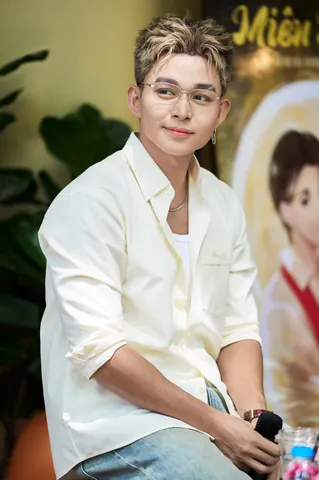 Tổng Hợp Hình Ảnh Jun Phạm: Khám Phá Khoảnh Khắc Đời Tư Và Phong Cách Thời Trang Nam Tính Dành Cho Người Hâm Mộ Tổng Hợp Hình Ảnh Jun Phạm: Khám Phá Khoảnh Khắc Đời Tư Và Phong Cách Thời Trang Nam Tính Dành Cho Người Hâm Mộ