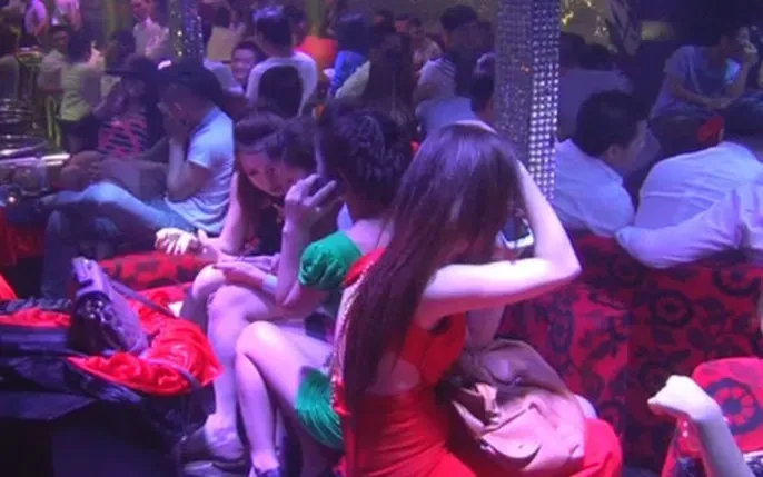Tải Hình Ảnh Karaoke Ôm Cùng Ảnh Gái Quán Karaoke Dành Cho Độc Giả Tải Hình Ảnh Karaoke Ôm Cùng Ảnh Gái Quán Karaoke Dành Cho Độc Giả