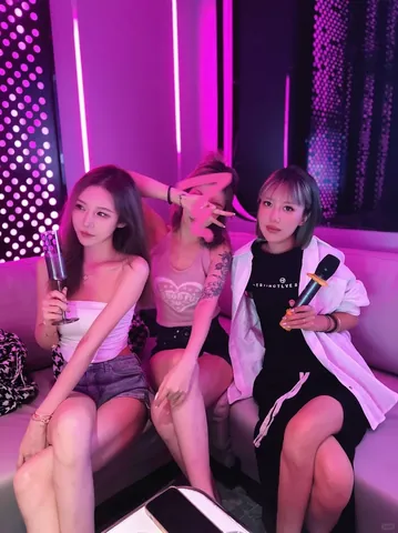 Tải Hình Ảnh Karaoke Ôm Cùng Ảnh Gái Quán Karaoke Dành Cho Độc Giả Tải Hình Ảnh Karaoke Ôm Cùng Ảnh Gái Quán Karaoke Dành Cho Độc Giả