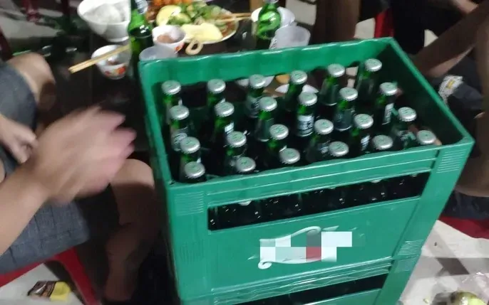 Xem Hình Ảnh Két Bia Và Giá Mới Nhất Cho Người Mua (két Nhựa, Két Chai)