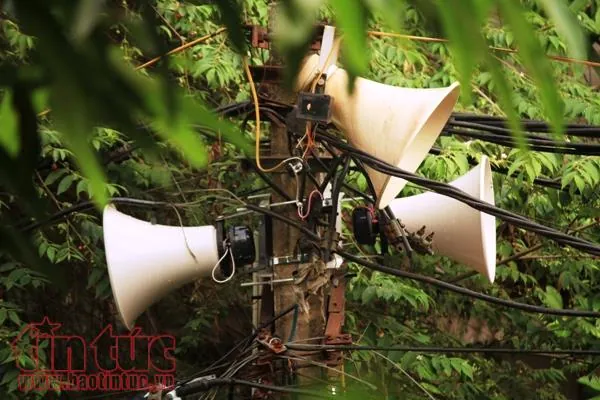 Chiêm Ngưỡng Hình Ảnh Và Sứ Mệnh Lịch Sử Của Loa Phường Qua Cột Treo Cho Cư Dân Đô Thị