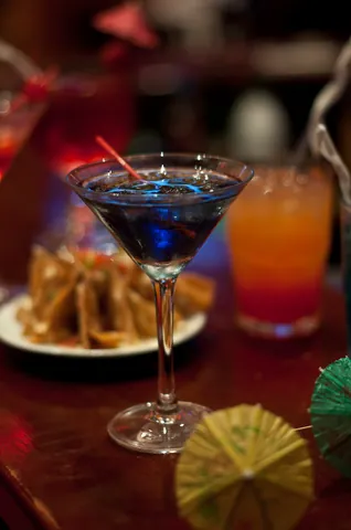 Khám Phá Hình Ảnh Ly Cocktail Đẹp: Các Loại Ly Phổ Biến Cho Quán Bar