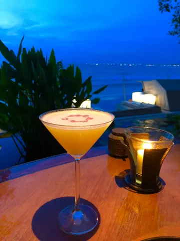 Khám Phá Hình Ảnh Ly Cocktail Đẹp: Các Loại Ly Phổ Biến Cho Quán Bar