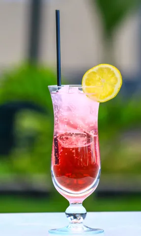 Khám Phá Hình Ảnh Ly Cocktail Đẹp: Các Loại Ly Phổ Biến Cho Quán Bar