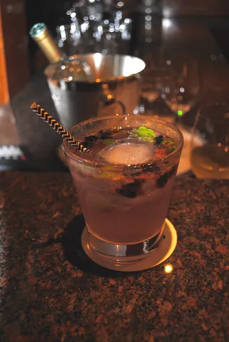 Khám Phá Hình Ảnh Ly Cocktail Đẹp: Các Loại Ly Phổ Biến Cho Quán Bar