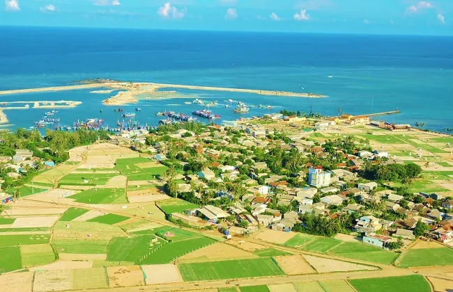 Chiêm Ngưỡng Hình Ảnh Vẻ Đẹp Thiên Nhiên Và Địa Điểm Check-in Qua Những Góc Ảnh Đảo Lý Sơn Dành Cho Du Khách Chiêm Ngưỡng Hình Ảnh Vẻ Đẹp Thiên Nhiên Và Địa Điểm Check-in Qua Những Góc Ảnh Đảo Lý Sơn Dành Cho Du Khách