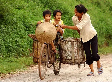 Phân Tích Hình Ảnh Mẹ Quê (hình Tượng) Trong Bài Thơ "mẹ Quê" Của Nguyễn Minh Quang Dành Cho Học Sinh Phân Tích Hình Ảnh Mẹ Quê (hình Tượng) Trong Bài Thơ "mẹ Quê" Của Nguyễn Minh Quang Dành Cho Học Sinh