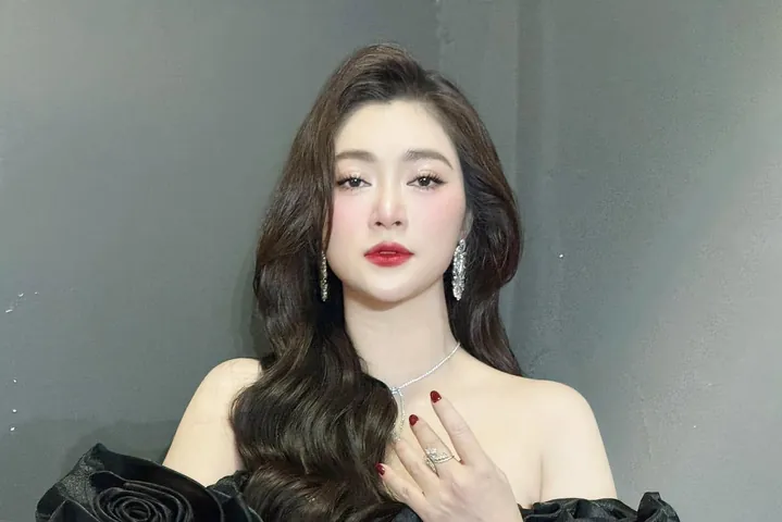 Xem Hình Ảnh Minh Hằng Mới Nhất Cho Người Hâm Mộ: Tổng Hợp Ảnh Sự Kiện Và Đời Thường Xem Hình Ảnh Minh Hằng Mới Nhất Cho Người Hâm Mộ: Tổng Hợp Ảnh Sự Kiện Và Đời Thường