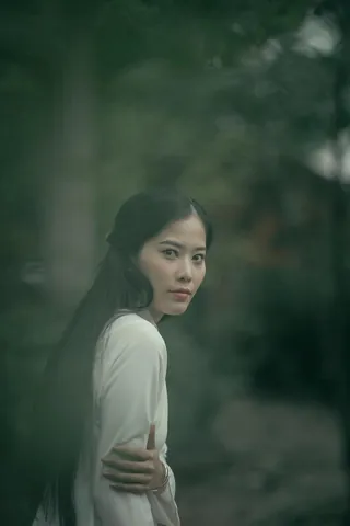 Chiêm Ngưỡng Hình Ảnh Nam Em: Sự Đối Nghịch Xưa Nay Của Hoa Khôi Trước Công Chúng Chiêm Ngưỡng Hình Ảnh Nam Em: Sự Đối Nghịch Xưa Nay Của Hoa Khôi Trước Công Chúng