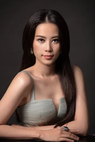 Chiêm Ngưỡng Hình Ảnh Nam Em: Sự Đối Nghịch Xưa Nay Của Hoa Khôi Trước Công Chúng Chiêm Ngưỡng Hình Ảnh Nam Em: Sự Đối Nghịch Xưa Nay Của Hoa Khôi Trước Công Chúng