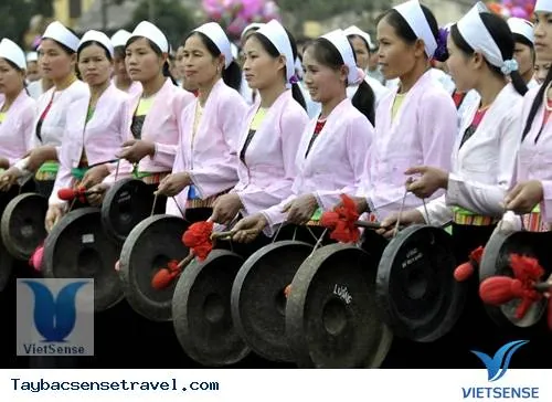Chiêm Ngưỡng Hình Ảnh Người Mường Cho Người Yêu Văn Hóa Qua Trang Phục Và Nhà Sàn Truyền Thống