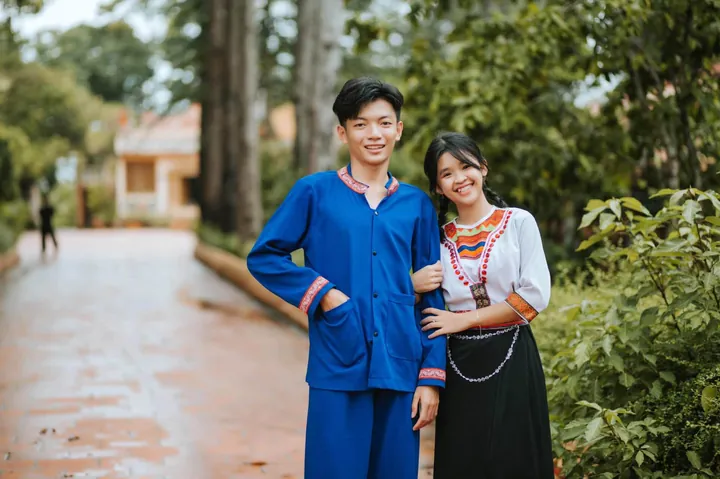 Chiêm Ngưỡng Hình Ảnh Người Mường Cho Người Yêu Văn Hóa Qua Trang Phục Và Nhà Sàn Truyền Thống