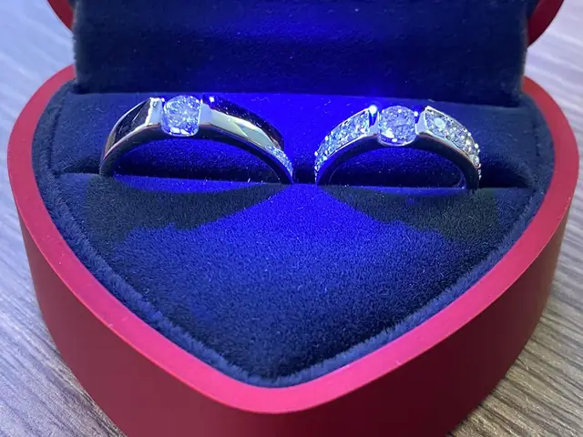 Khám Phá Hình Ảnh Nhẫn Cưới Kim Cương Đẹp Và Sang Trọng Cho Đôi Uyên Ương Khám Phá Hình Ảnh Nhẫn Cưới Kim Cương Đẹp Và Sang Trọng Cho Đôi Uyên Ương
