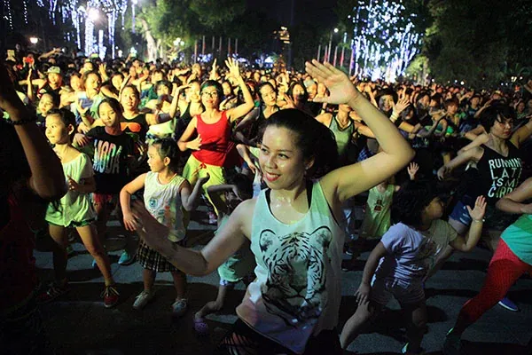 Tải Xuống Hình Ảnh Nhảy Zumba: Tổng Hợp Ảnh, Vector Và Png Cho Nhà Thiết Kế Và Người Yêu Fitness