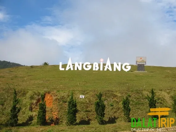 Chiêm Ngưỡng Hình Ảnh Núi Langbiang Cho Du Khách: Từ Nóc Nhà Đà Lạt Đến Cụm Núi Ông - Núi Bà Chiêm Ngưỡng Hình Ảnh Núi Langbiang Cho Du Khách: Từ Nóc Nhà Đà Lạt Đến Cụm Núi Ông - Núi Bà