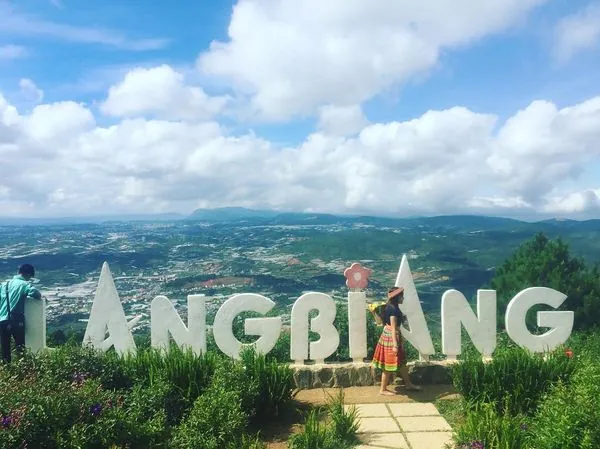 Chiêm Ngưỡng Hình Ảnh Núi Langbiang Cho Du Khách: Từ Nóc Nhà Đà Lạt Đến Cụm Núi Ông - Núi Bà Chiêm Ngưỡng Hình Ảnh Núi Langbiang Cho Du Khách: Từ Nóc Nhà Đà Lạt Đến Cụm Núi Ông - Núi Bà