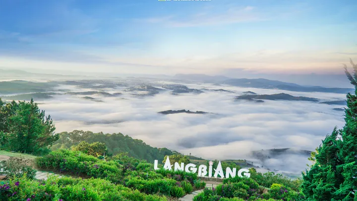 Chiêm Ngưỡng Hình Ảnh Núi Langbiang Cho Du Khách: Từ Nóc Nhà Đà Lạt Đến Cụm Núi Ông - Núi Bà Chiêm Ngưỡng Hình Ảnh Núi Langbiang Cho Du Khách: Từ Nóc Nhà Đà Lạt Đến Cụm Núi Ông - Núi Bà