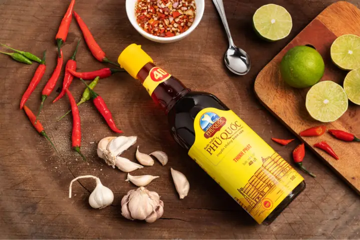 Hình Ảnh Nước Mắm Phú Quốc: Tổng Hợp Ảnh Thực Tế Và Gợi Ý Các Thương Hiệu Nổi Bật Cho Du Khách