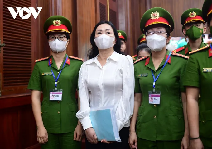 Tổng Hợp Hình Ảnh Phiên Tòa Thực Tế: Xem Ảnh Bên Trong Và Cổng Tòa Cho Độc Giả