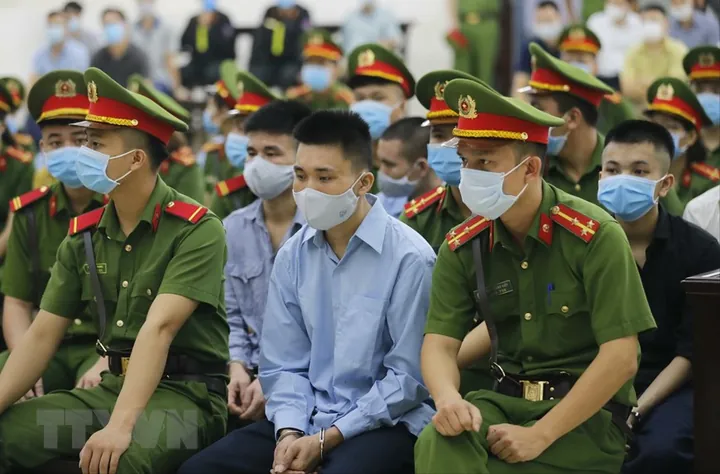 Tổng Hợp Hình Ảnh Phiên Tòa Thực Tế: Xem Ảnh Bên Trong Và Cổng Tòa Cho Độc Giả