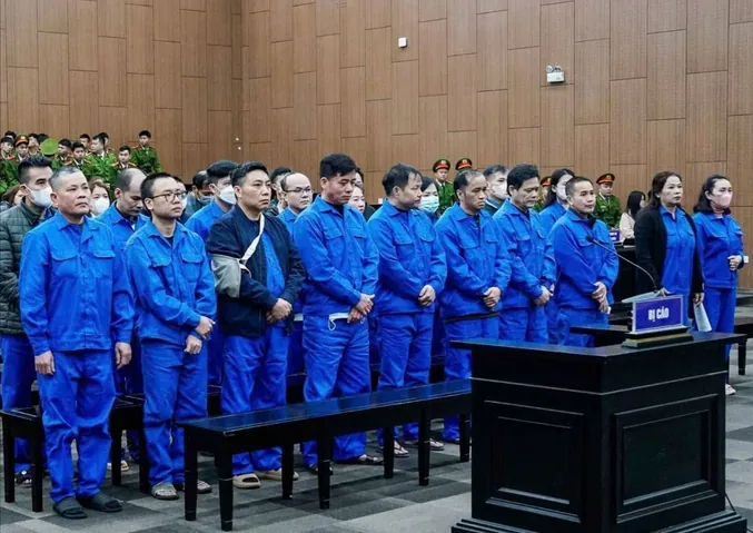 Tổng Hợp Hình Ảnh Phiên Tòa Thực Tế: Xem Ảnh Bên Trong Và Cổng Tòa Cho Độc Giả