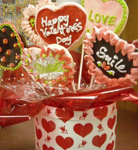 Tổng Hợp Hình Ảnh Quà Valentine Đẹp, Ngọt Ngào Cho Người Yêu Kèm Hình Ảnh Hộp Quà, Gối Ôm