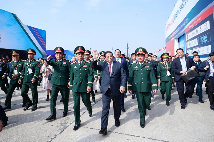 Khám Phá Hình Ảnh Quốc Phòng Việt Nam Ý Nghĩa Dành Cho Độc Giả: Từ Ảnh Triển Lãm Đến Tranh Cổ Động Khám Phá Hình Ảnh Quốc Phòng Việt Nam Ý Nghĩa Dành Cho Độc Giả: Từ Ảnh Triển Lãm Đến Tranh Cổ Động