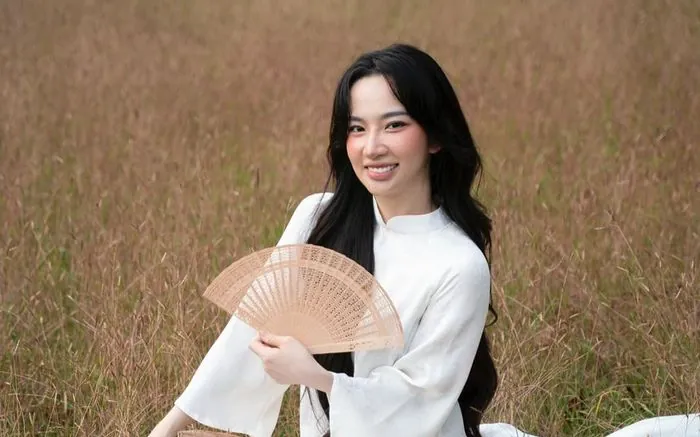 Tổng Hợp Hình Ảnh Quỳnh Trang: Album Ảnh Đẹp Diễn Viên Trang Mây (chang Mây), Ca Sĩ Thân Nguyễn Thùy Trang Và Con Gái Công Lý