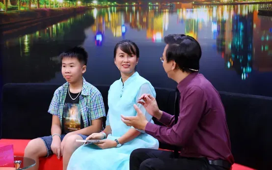 Tổng Hợp Hình Ảnh Quỳnh Trang: Album Ảnh Đẹp Diễn Viên Trang Mây (chang Mây), Ca Sĩ Thân Nguyễn Thùy Trang Và Con Gái Công Lý