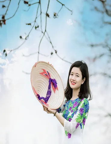 Tổng Hợp Hình Ảnh Quỳnh Trang: Album Ảnh Đẹp Diễn Viên Trang Mây (chang Mây), Ca Sĩ Thân Nguyễn Thùy Trang Và Con Gái Công Lý