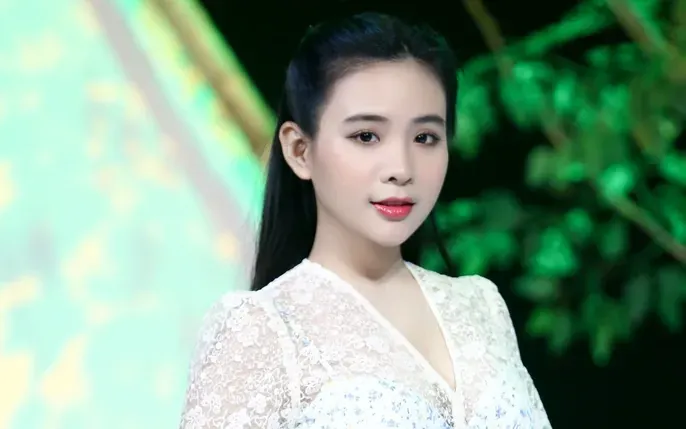 Tổng Hợp Hình Ảnh Quỳnh Trang: Album Ảnh Đẹp Diễn Viên Trang Mây (chang Mây), Ca Sĩ Thân Nguyễn Thùy Trang Và Con Gái Công Lý