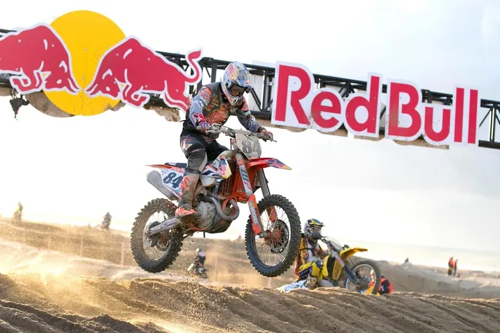 Tải Xuống Hình Ảnh Red Bull, Logo Và Vector Miễn Phí Cho Designer Và Người Dùng