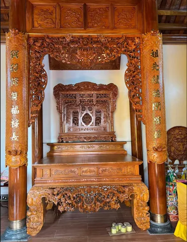 Xem Hình Ảnh Sập Thờ Đẹp Và Chuẩn Phong Thủy Cho Không Gian Thờ Gia Đình Việt