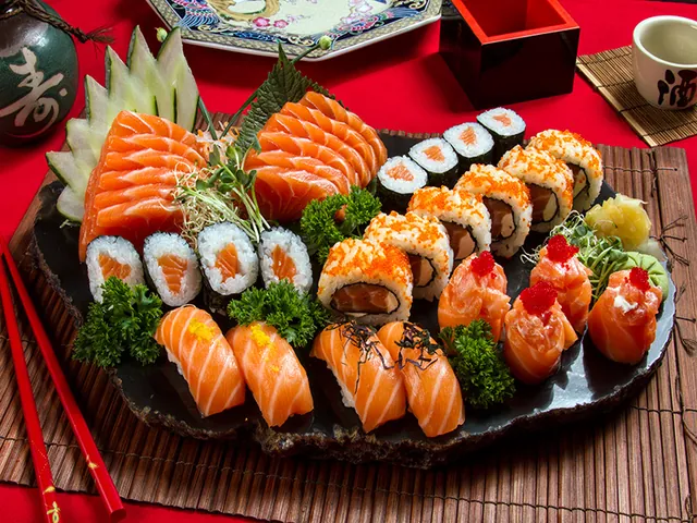 Tải Xuống Hình Ảnh Sashimi Các Loại Cá (cá Hồi, Cá Ngừ) Cho Người Yêu Ẩm Thực Nhật Bản