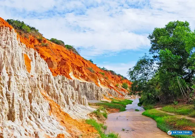 Khám Phá Hình Ảnh Suối Đẹp Tại Việt Nam Dành Cho Người Yêu Thiên Nhiên Và Nhiếp Ảnh