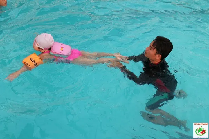 Xem Và Tải Hình Ảnh Tập Bơi Thực Tế Tại Lớp Học Cho Trẻ Em Và Người Lớn Xem Và Tải Hình Ảnh Tập Bơi Thực Tế Tại Lớp Học Cho Trẻ Em Và Người Lớn