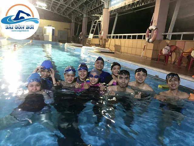 Xem Và Tải Hình Ảnh Tập Bơi Thực Tế Tại Lớp Học Cho Trẻ Em Và Người Lớn Xem Và Tải Hình Ảnh Tập Bơi Thực Tế Tại Lớp Học Cho Trẻ Em Và Người Lớn
